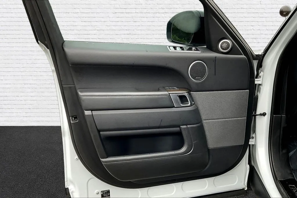 Land Rover Range Rover Sport photo 20