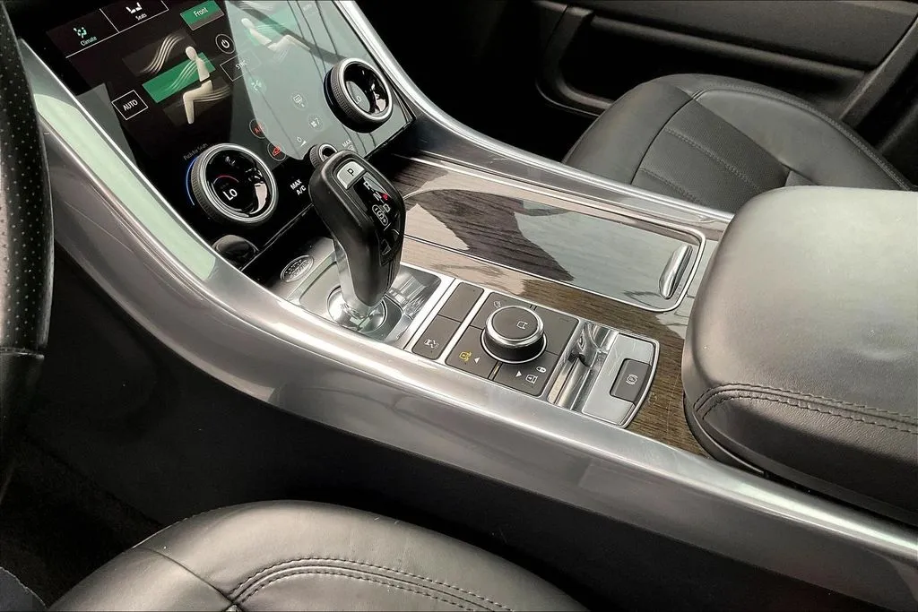 Land Rover Range Rover Sport photo 18
