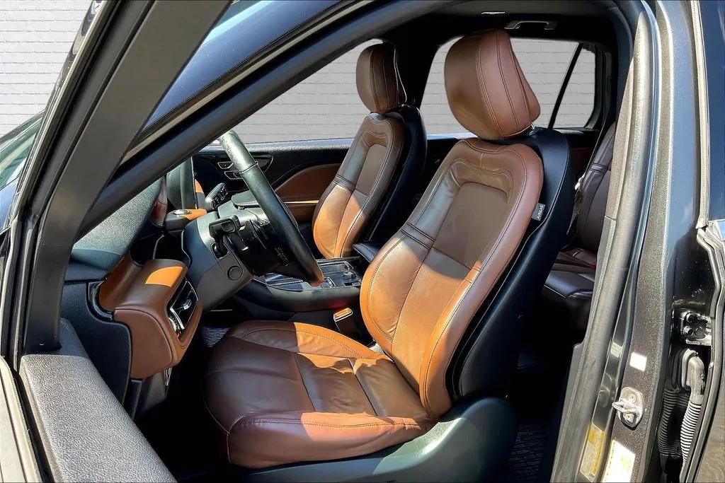 Lincoln Aviator photo 21