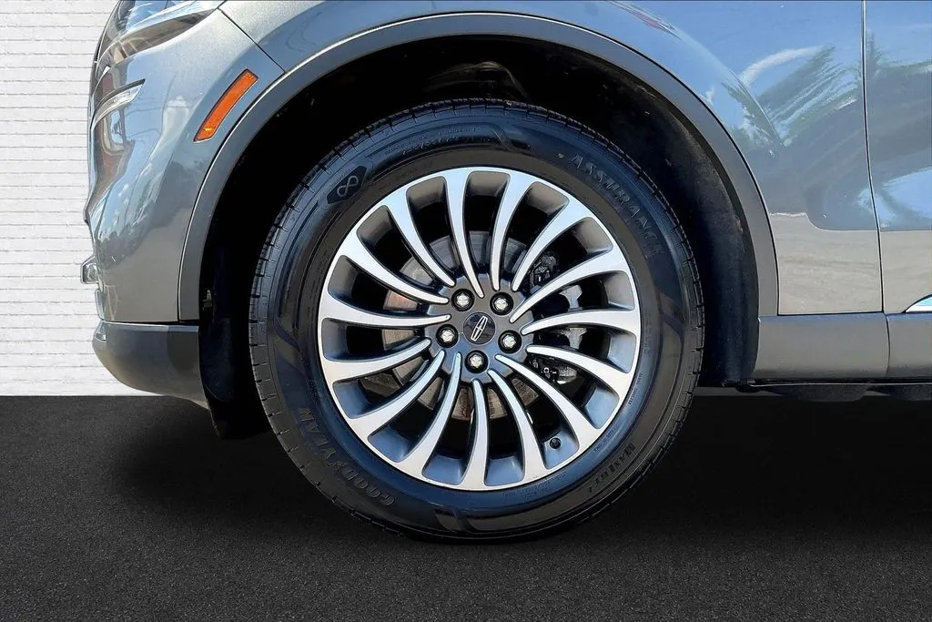 Lincoln Aviator photo 31