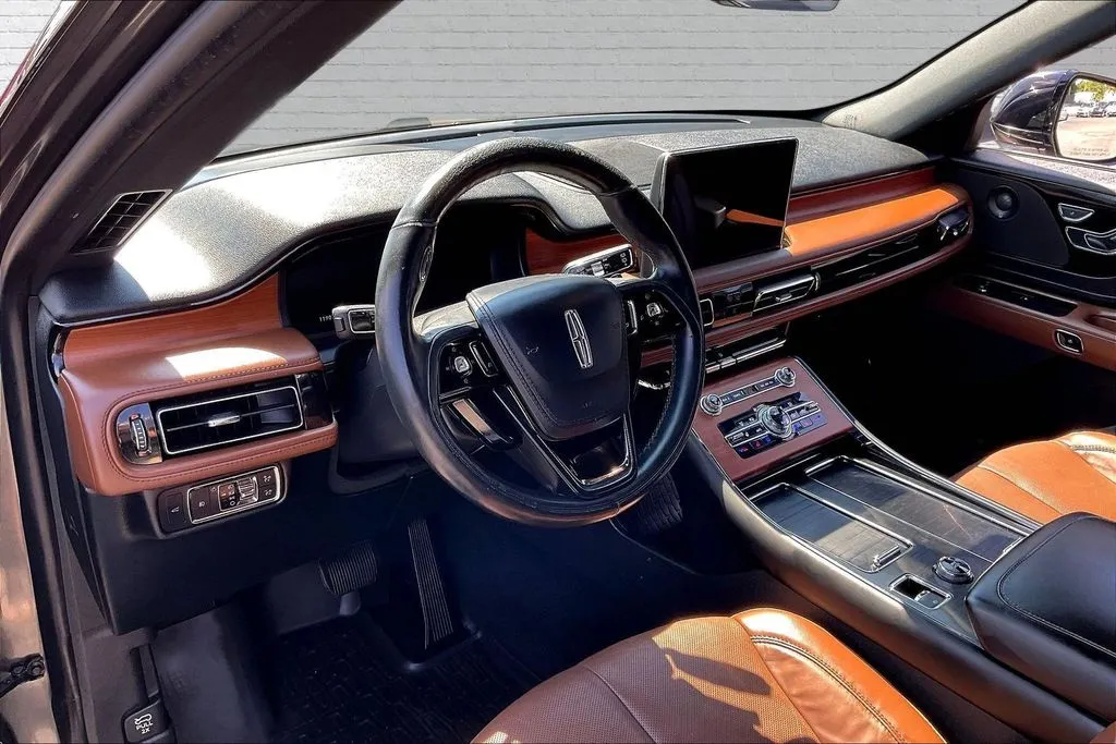 Lincoln Aviator photo 17