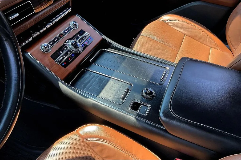 Lincoln Aviator photo 18