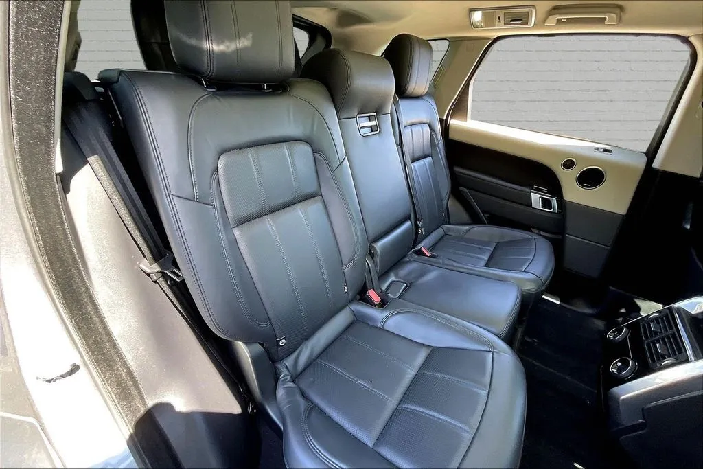 Land Rover Range Rover Sport photo 24