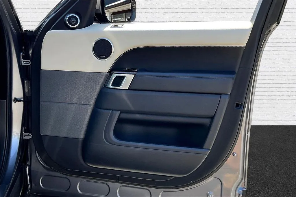 Land Rover Range Rover Sport photo 27