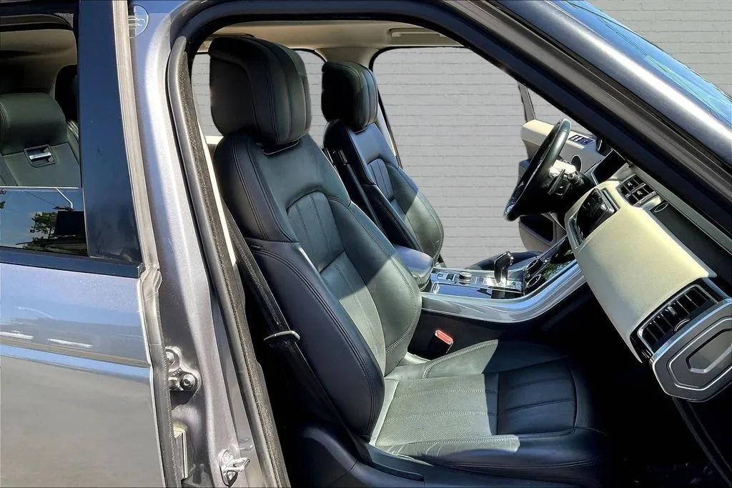 Land Rover Range Rover Sport photo 28