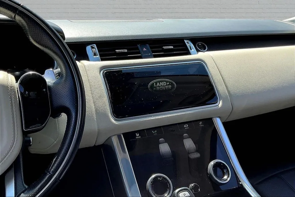 Land Rover Range Rover Sport photo 9