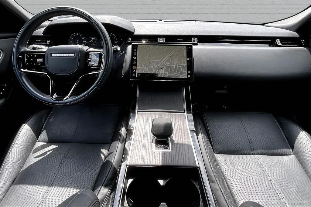 Land Rover Range Rover Velar photo 7