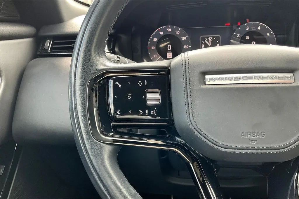 Land Rover Range Rover Velar photo 11
