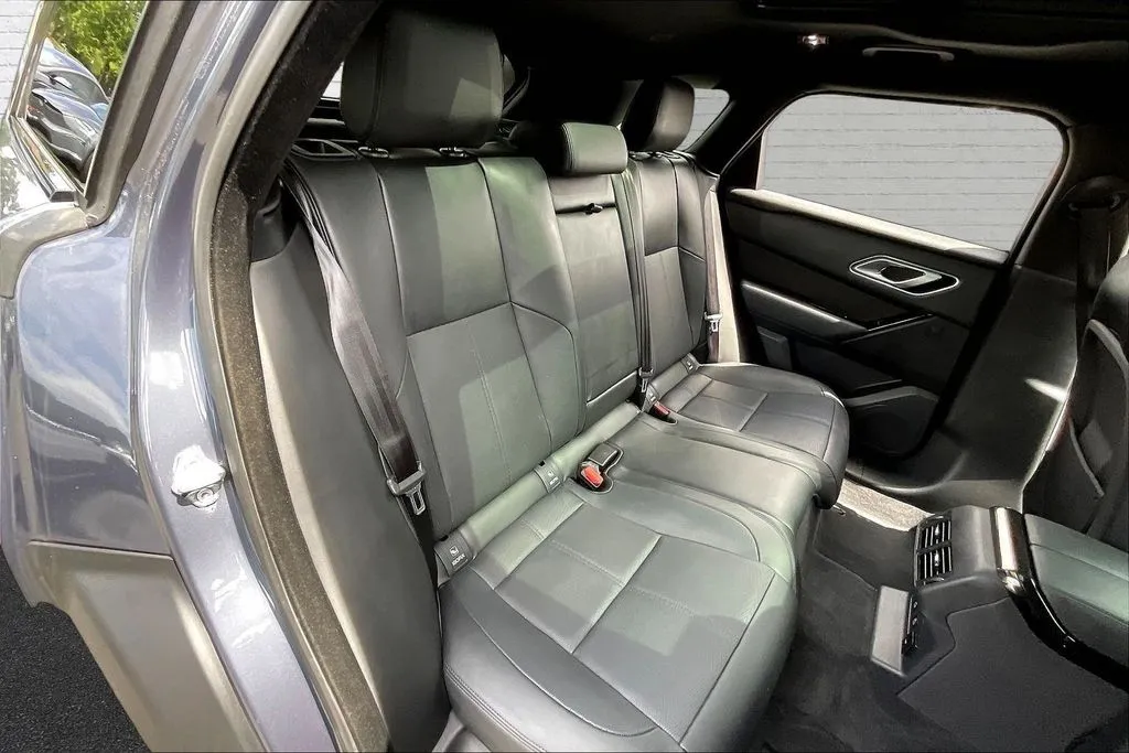 Land Rover Range Rover Velar photo 25