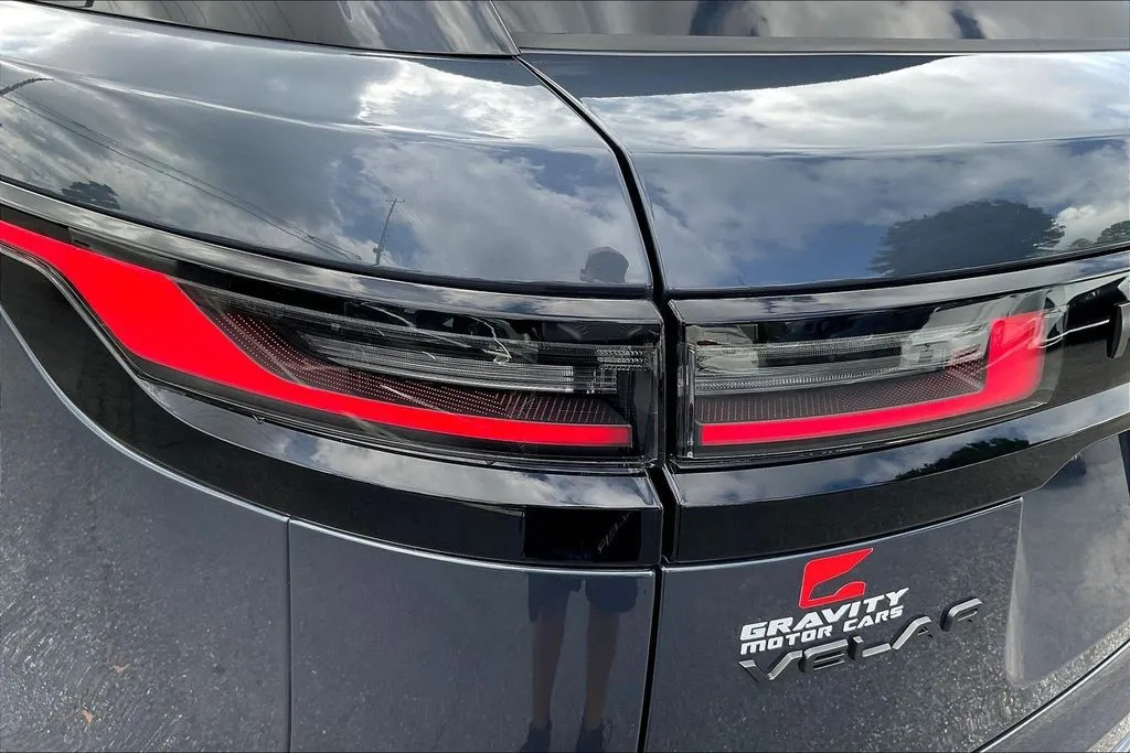 Land Rover Range Rover Velar photo 23