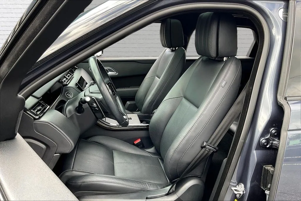 Land Rover Range Rover Velar photo 21