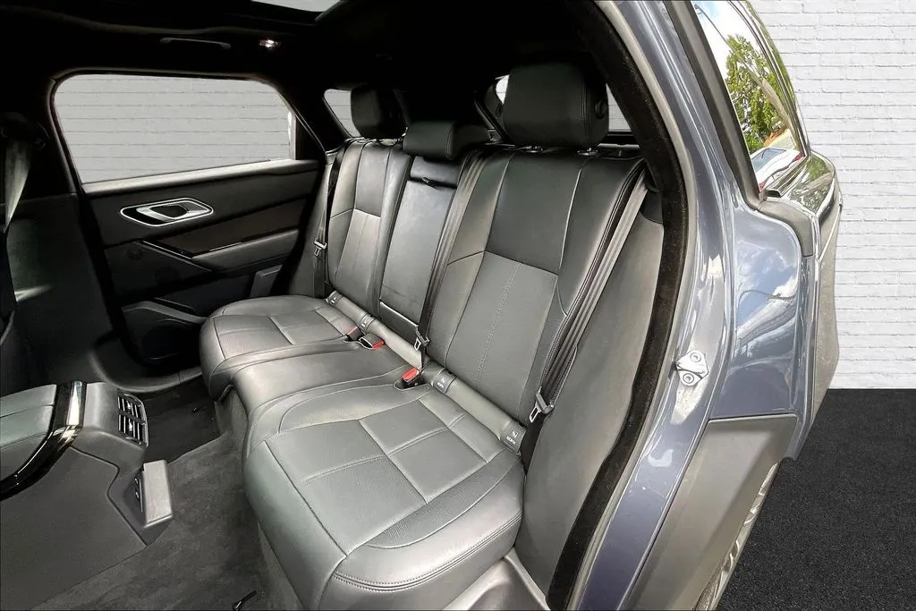 Land Rover Range Rover Velar photo 22