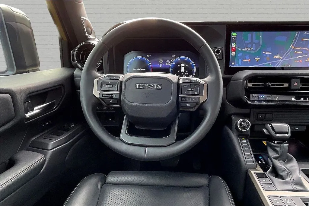 Toyota Land Cruiser photo 8