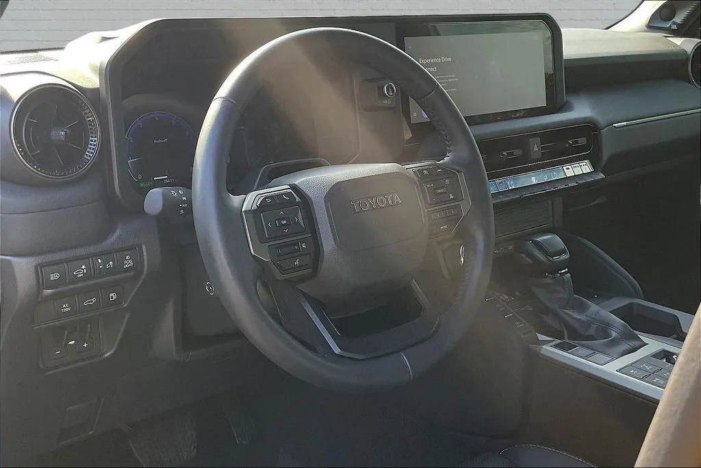 Toyota Land Cruiser photo 17