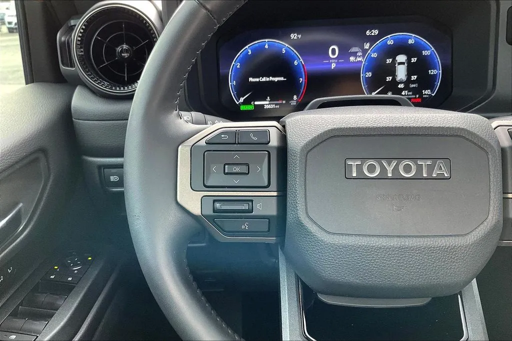 Toyota Land Cruiser photo 11