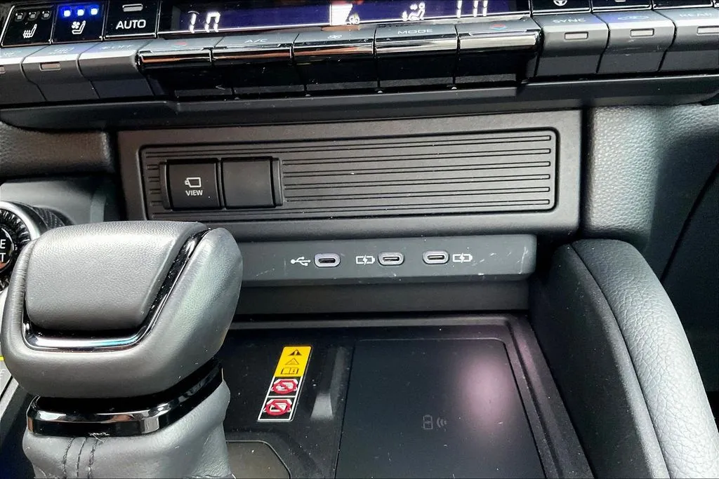 Toyota Land Cruiser photo 16