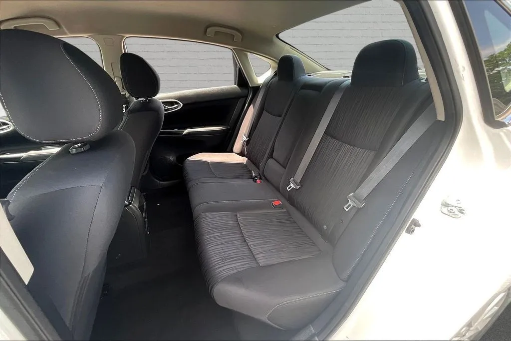 Nissan Sentra photo 21