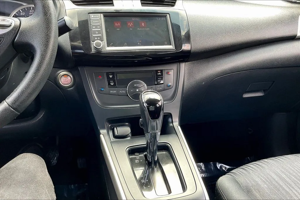 Nissan Sentra photo 14