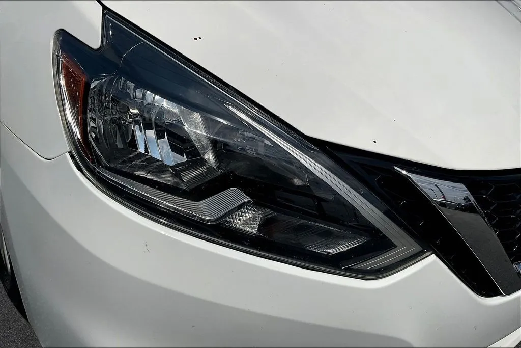 Nissan Sentra photo 28