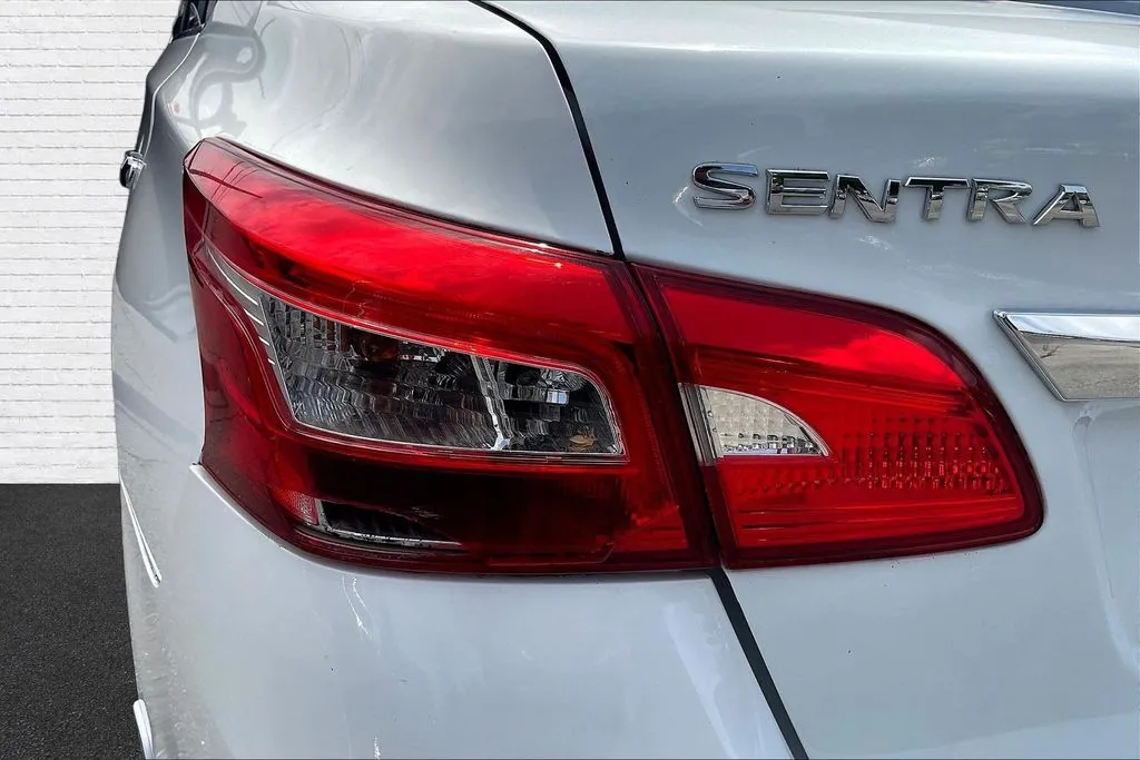 Nissan Sentra photo 22