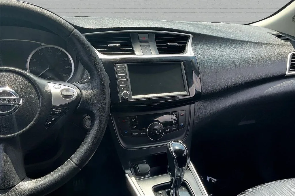 Nissan Sentra photo 9