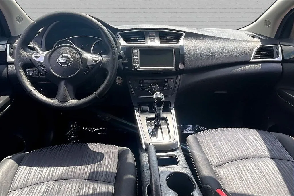 Nissan Sentra photo 7