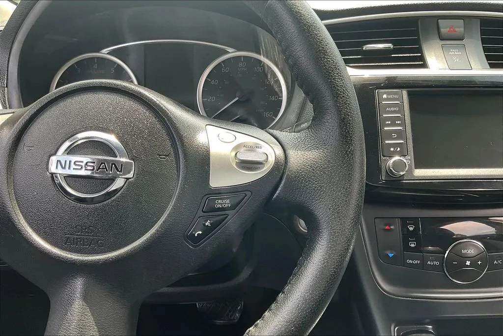 Nissan Sentra photo 11