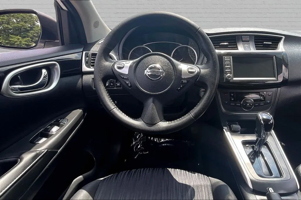 Nissan Sentra photo 8