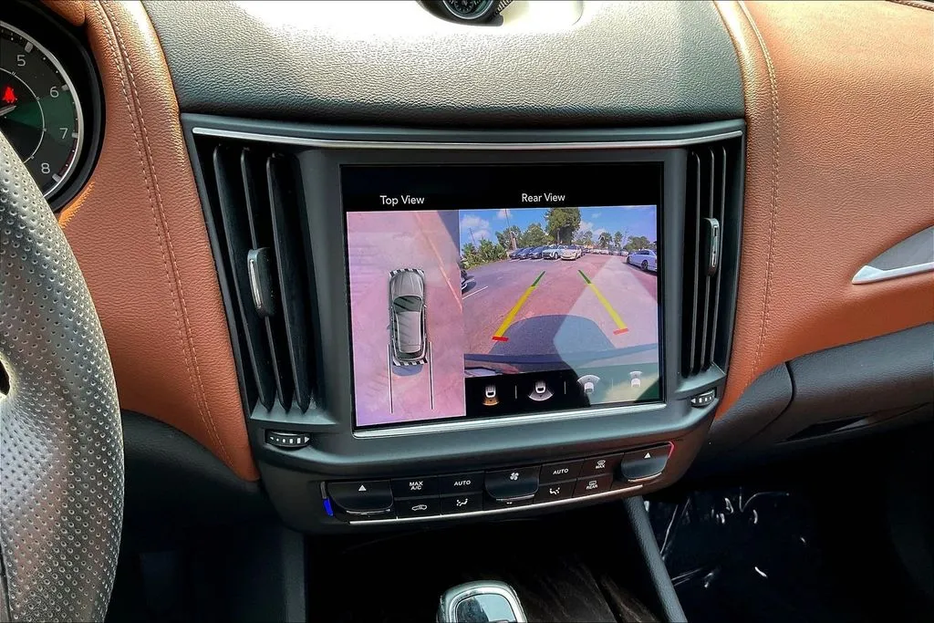 Maserati Levante photo 13