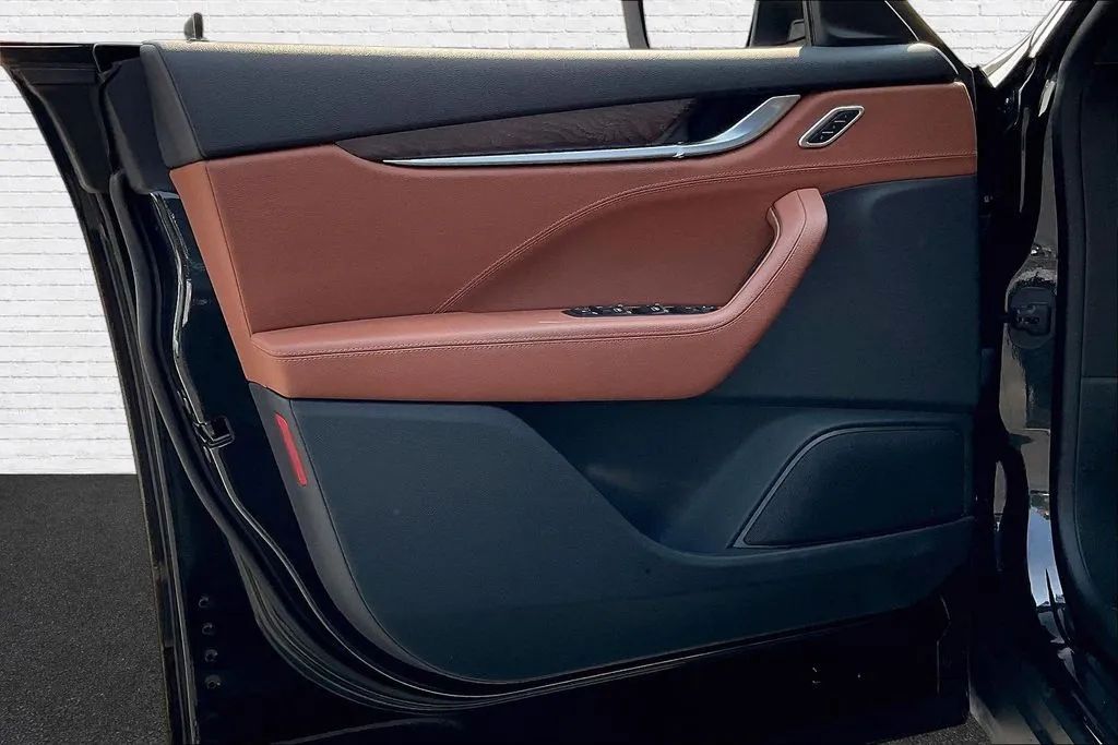 Maserati Levante photo 18