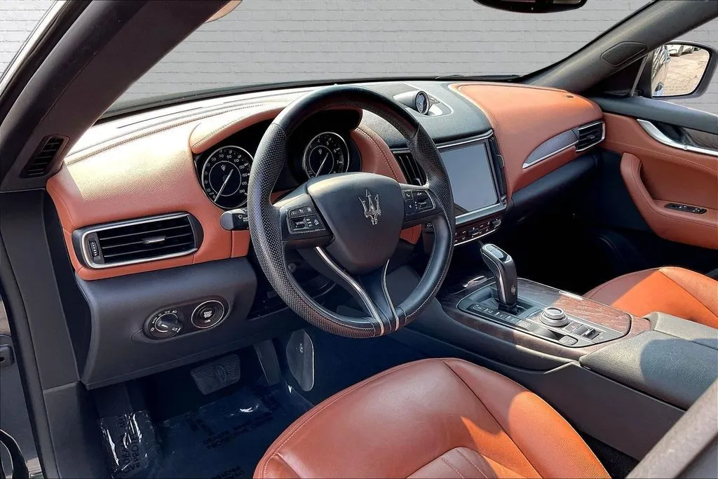 Maserati Levante photo 15