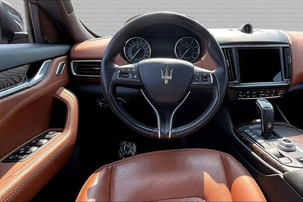 Maserati Levante photo 8