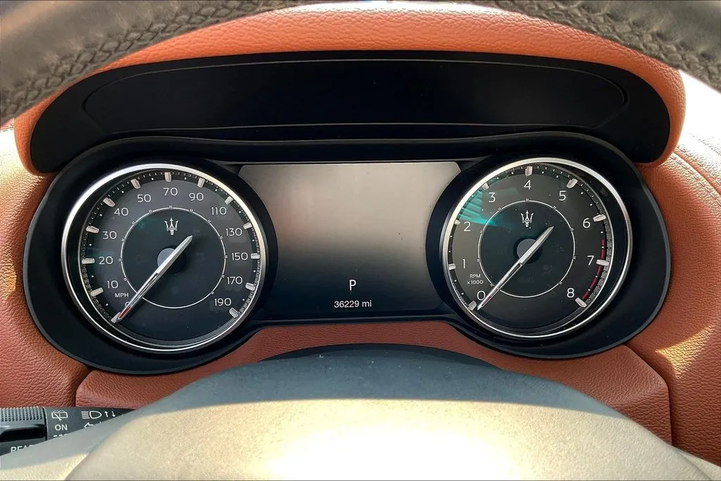 Maserati Levante photo 12