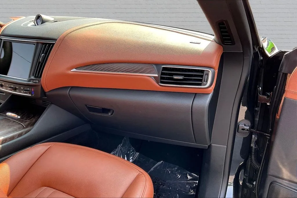 Maserati Levante photo 24