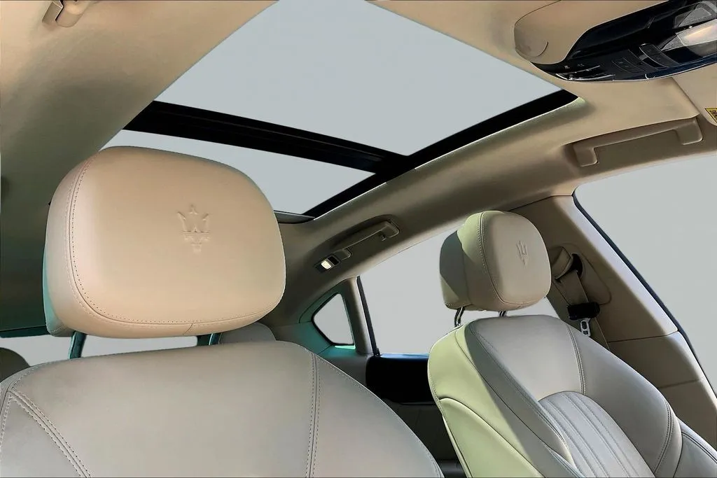 Maserati Levante photo 26