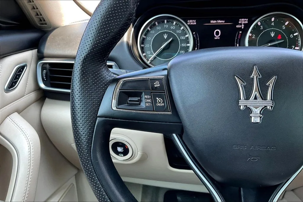 Maserati Levante photo 11