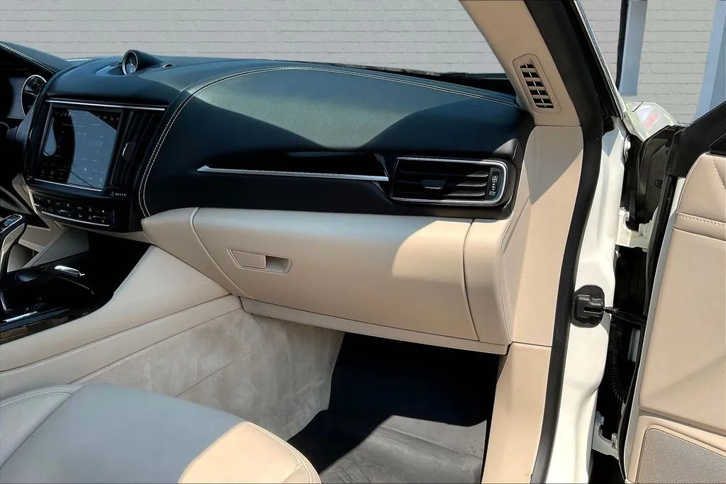 Maserati Levante photo 25
