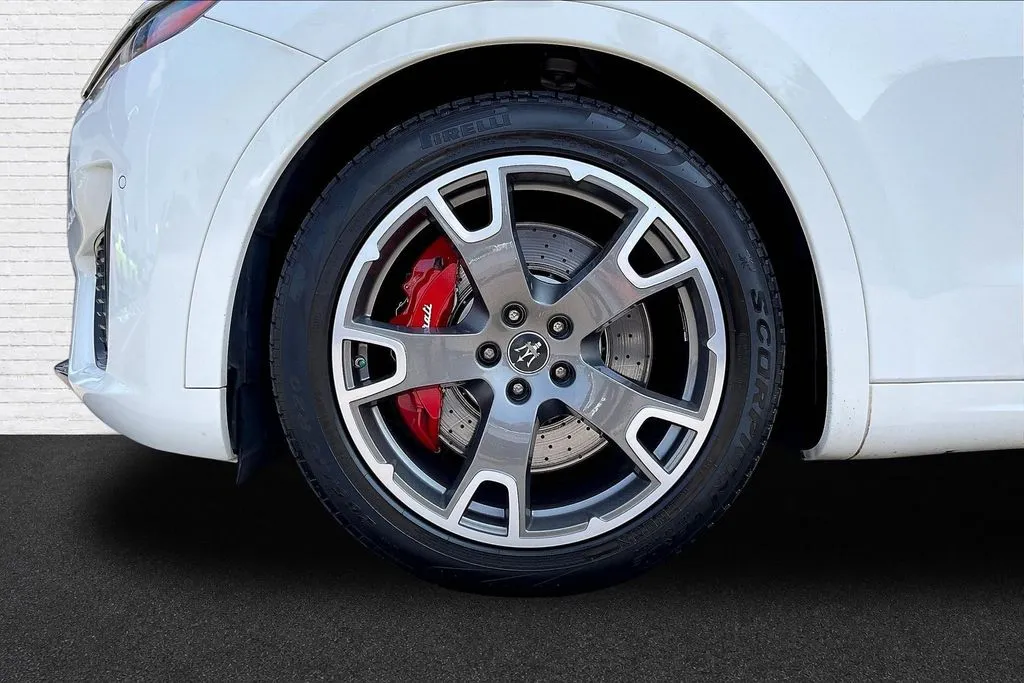 Maserati Levante photo 32