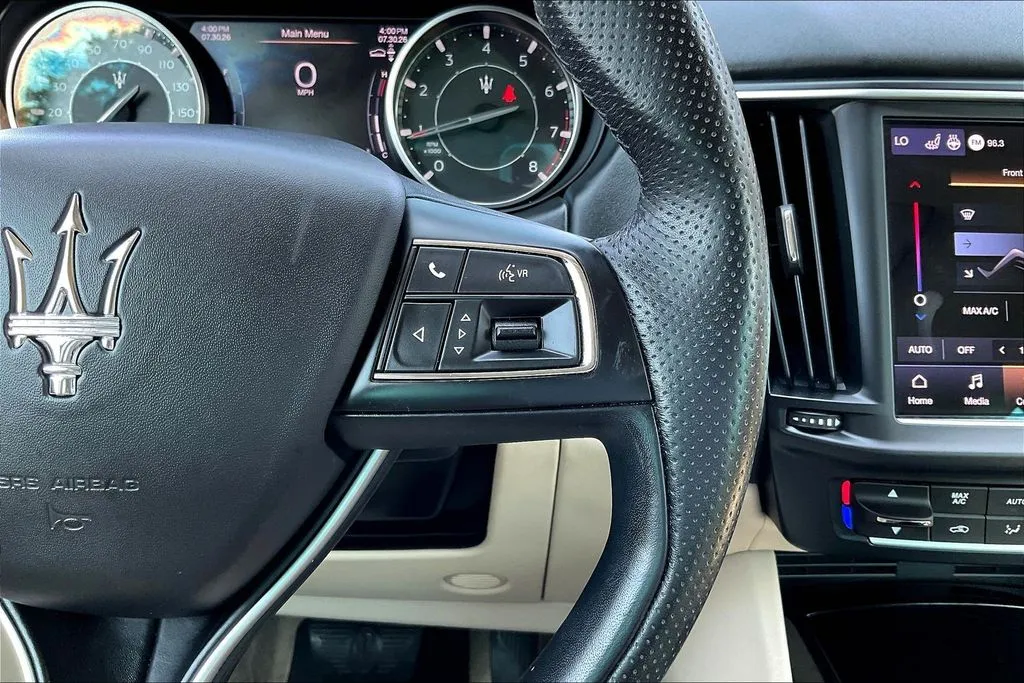 Maserati Levante photo 12