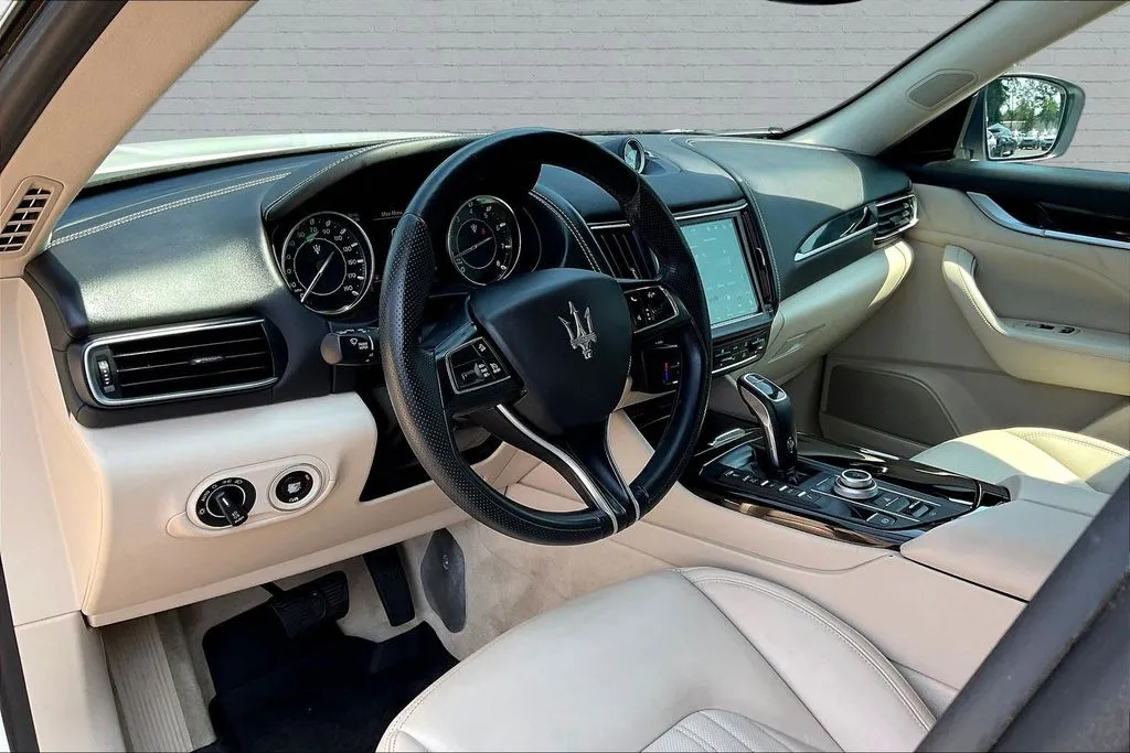 Maserati Levante photo 16