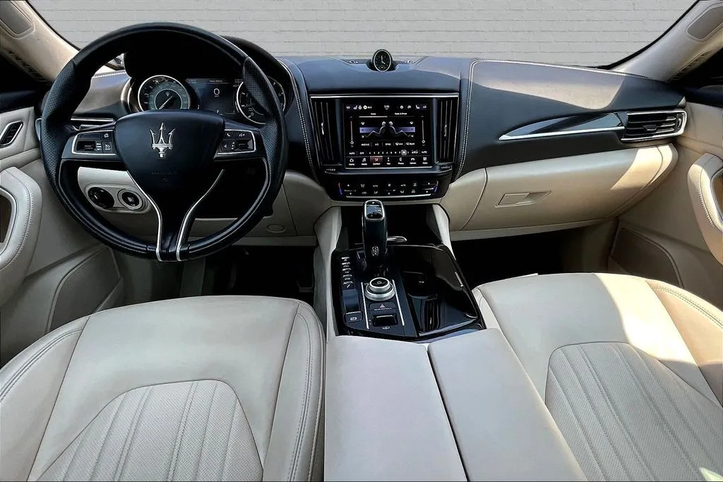 Maserati Levante photo 7