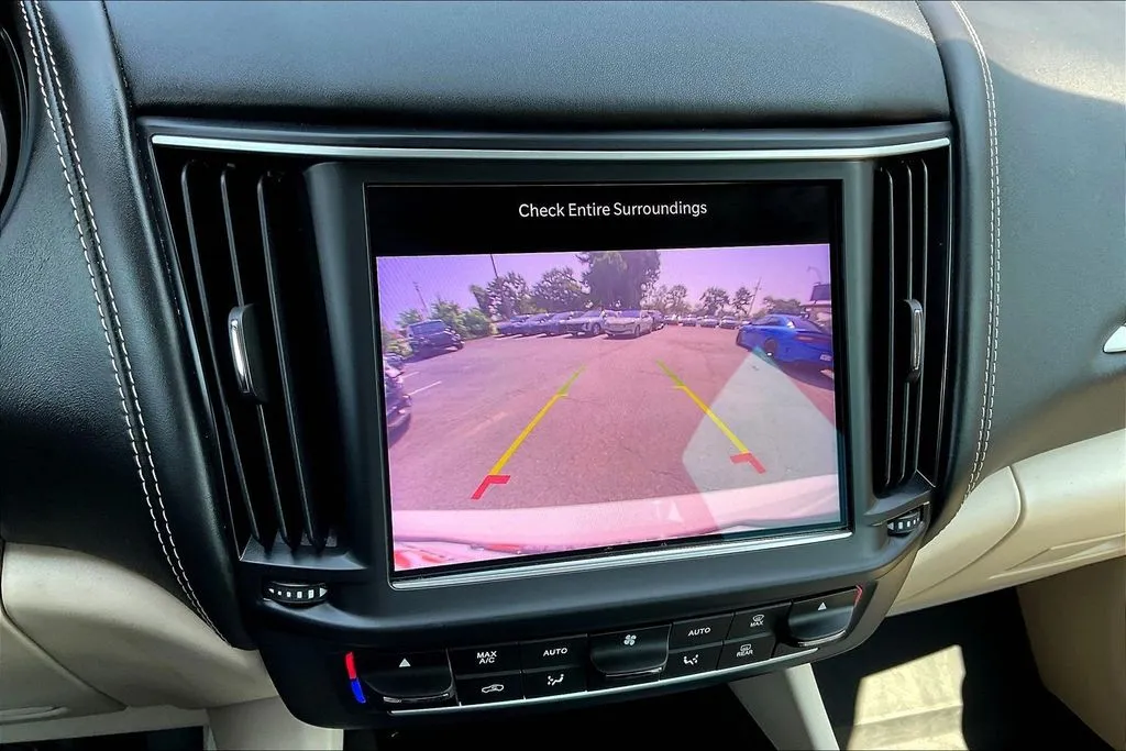 Maserati Levante photo 14
