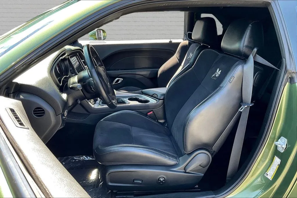 Dodge Challenger photo 20