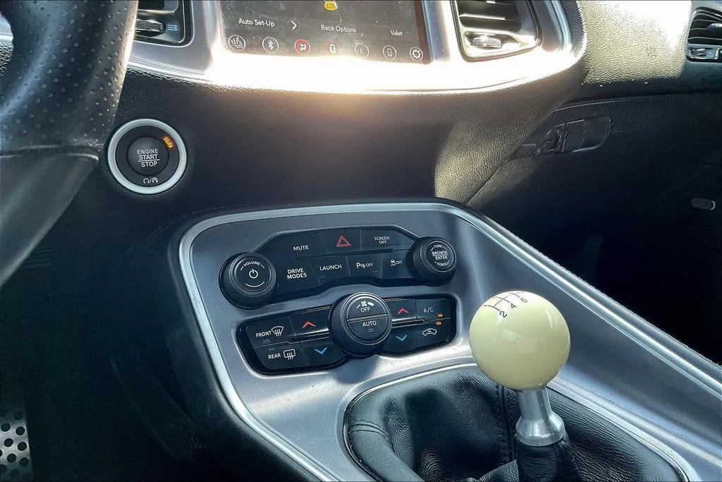 Dodge Challenger photo 15