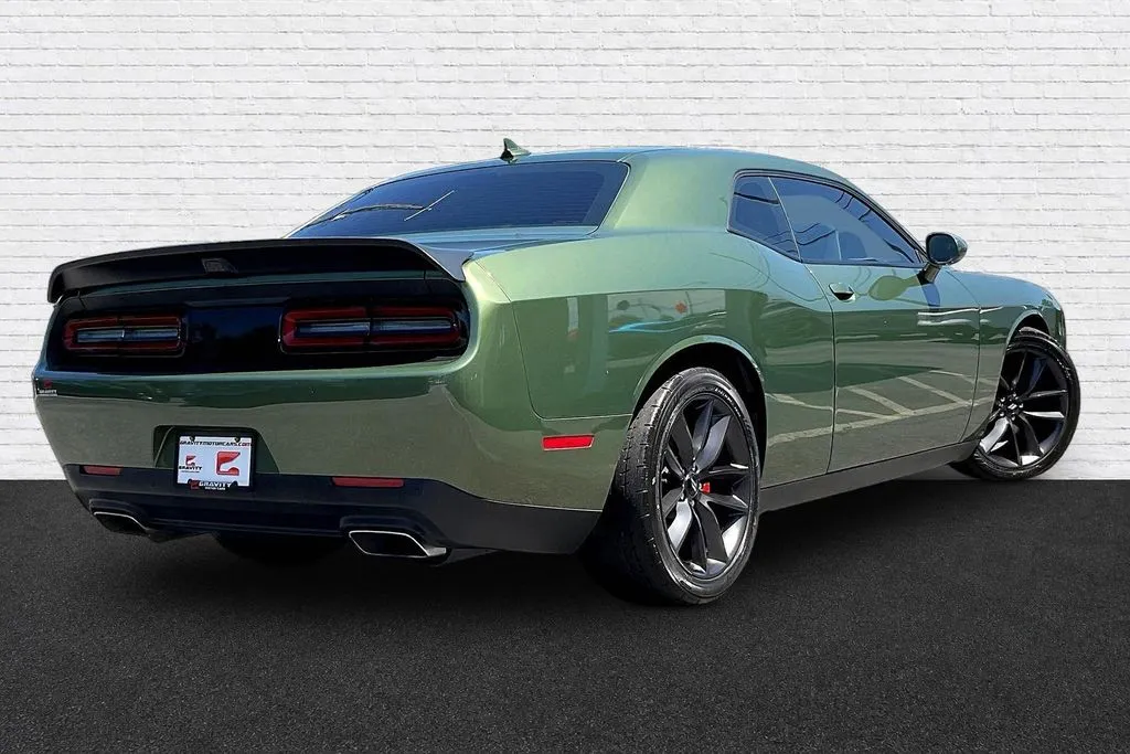 Dodge Challenger photo 6