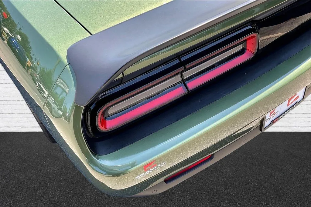 Dodge Challenger photo 22