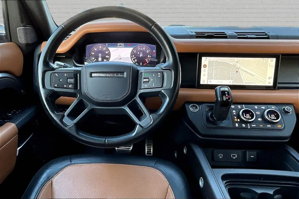 Land Rover Defender 110 photo 8