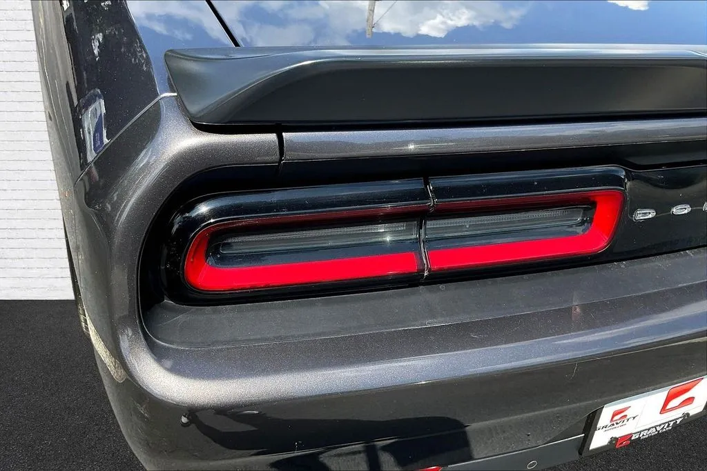 Dodge Challenger photo 21