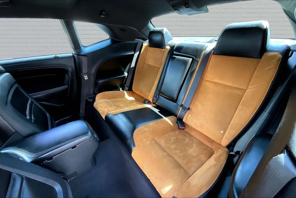 Dodge Challenger photo 20