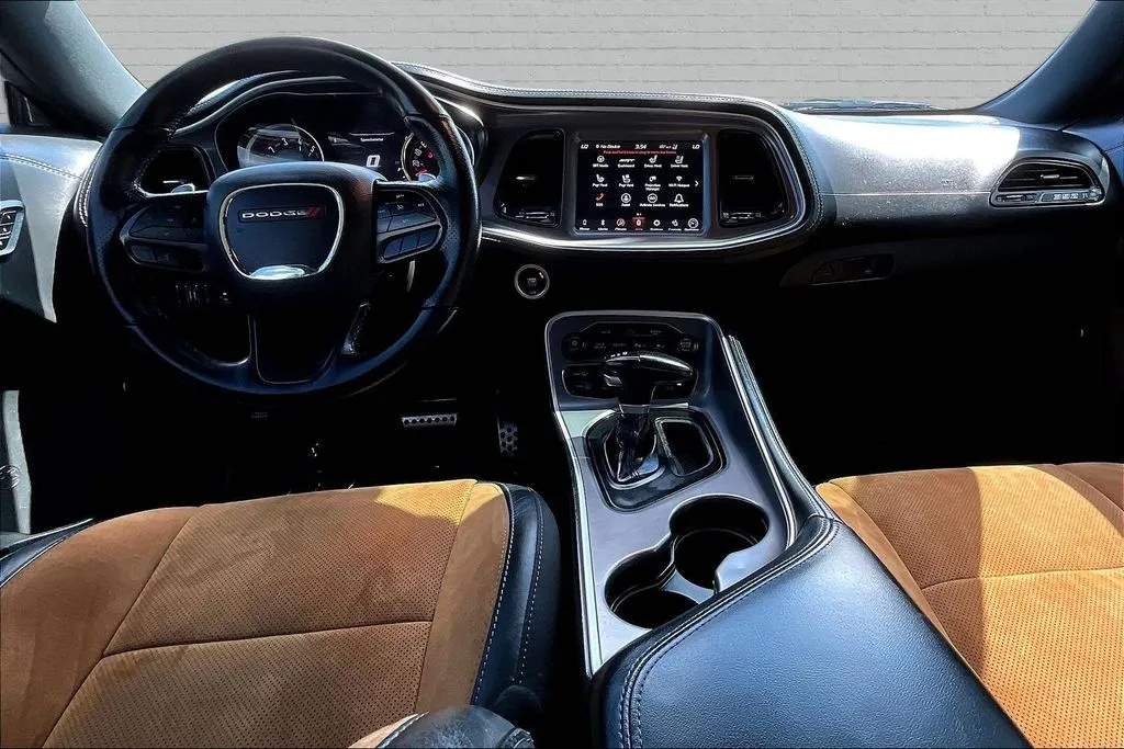 Dodge Challenger photo 7